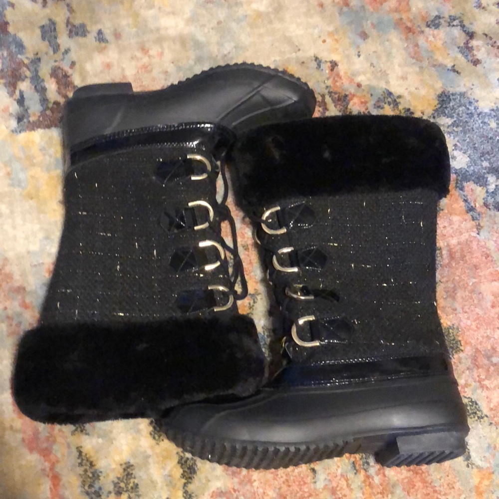 Winter boots, worn twice, great condition, size 8